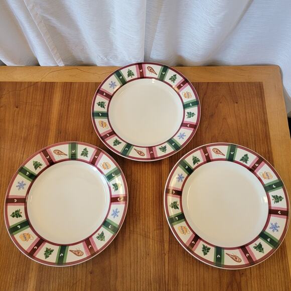 Pfaltzgraff SNOW BEAR 2001 Dinner Plates Christmas Holiday 11” Across Set of 3 - Picture 2 of 8